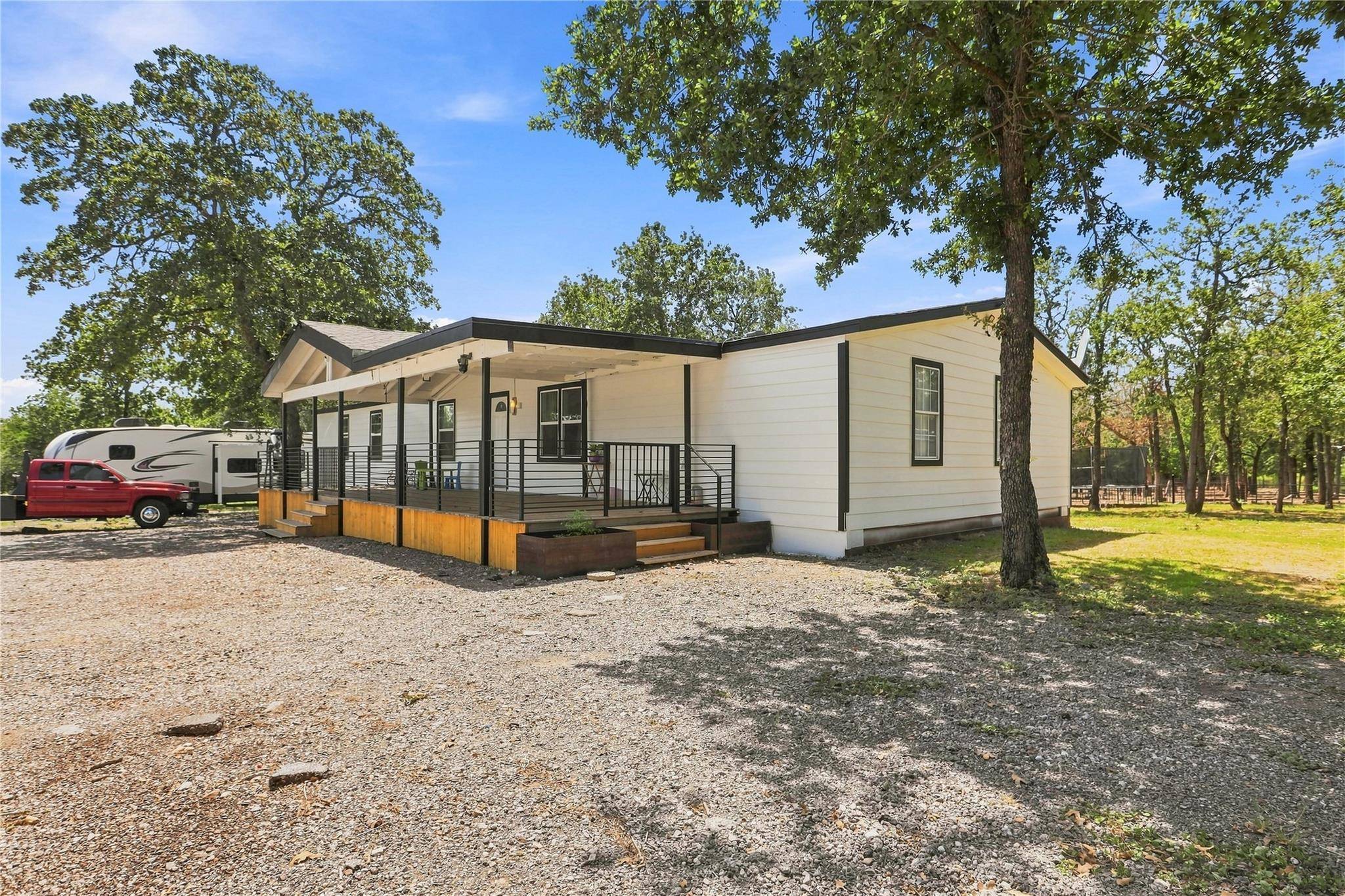 485 Bridgestone CT, Lockhart, TX 78644