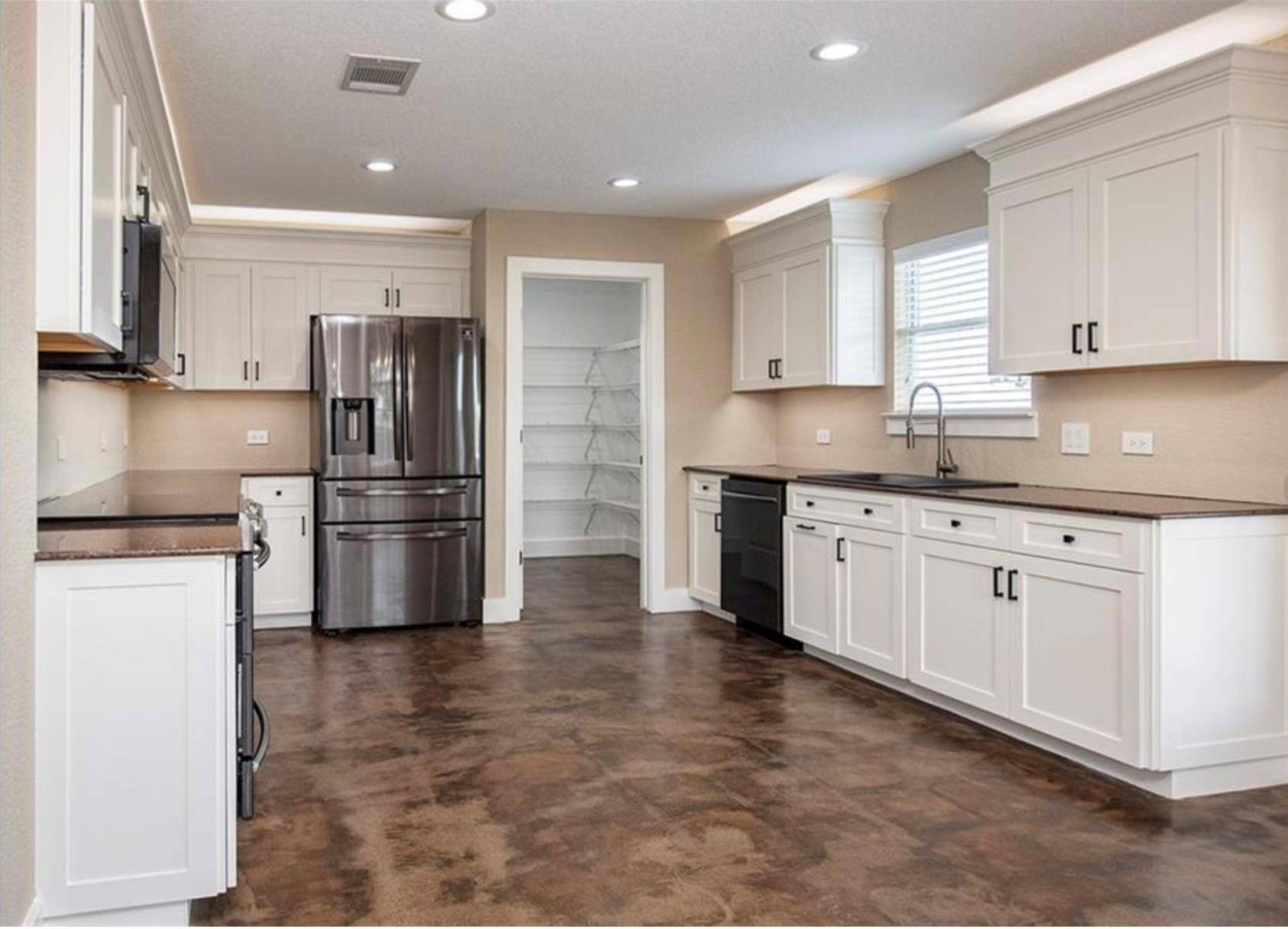 1202 Hensley DR, Leander, TX 78641