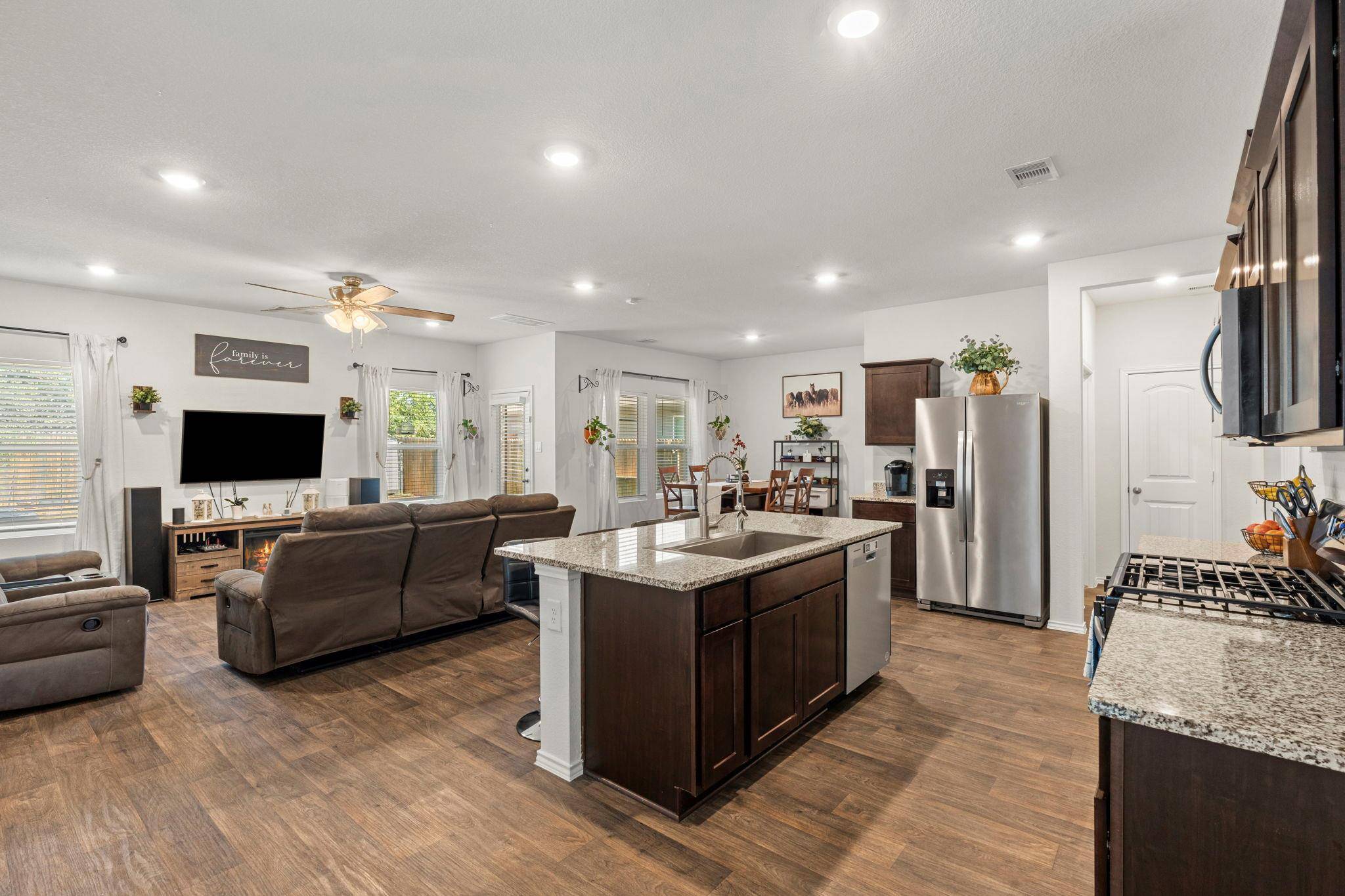 312 Sickle LOOP, Kyle, TX 78640
