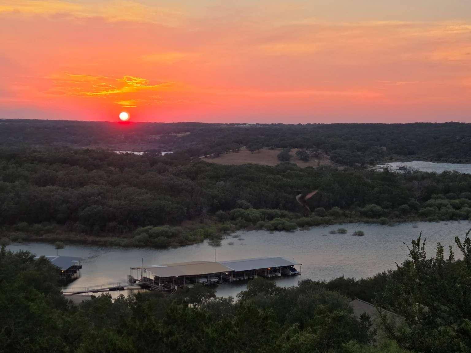 1039 Coventry RD, Spicewood, TX 78669