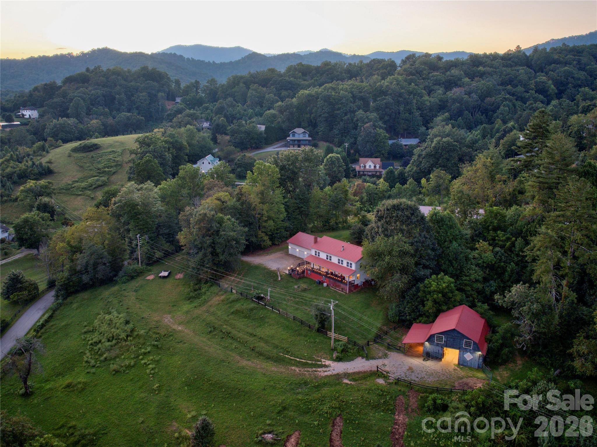 48 Silent Forest DR, Canton, NC 28716