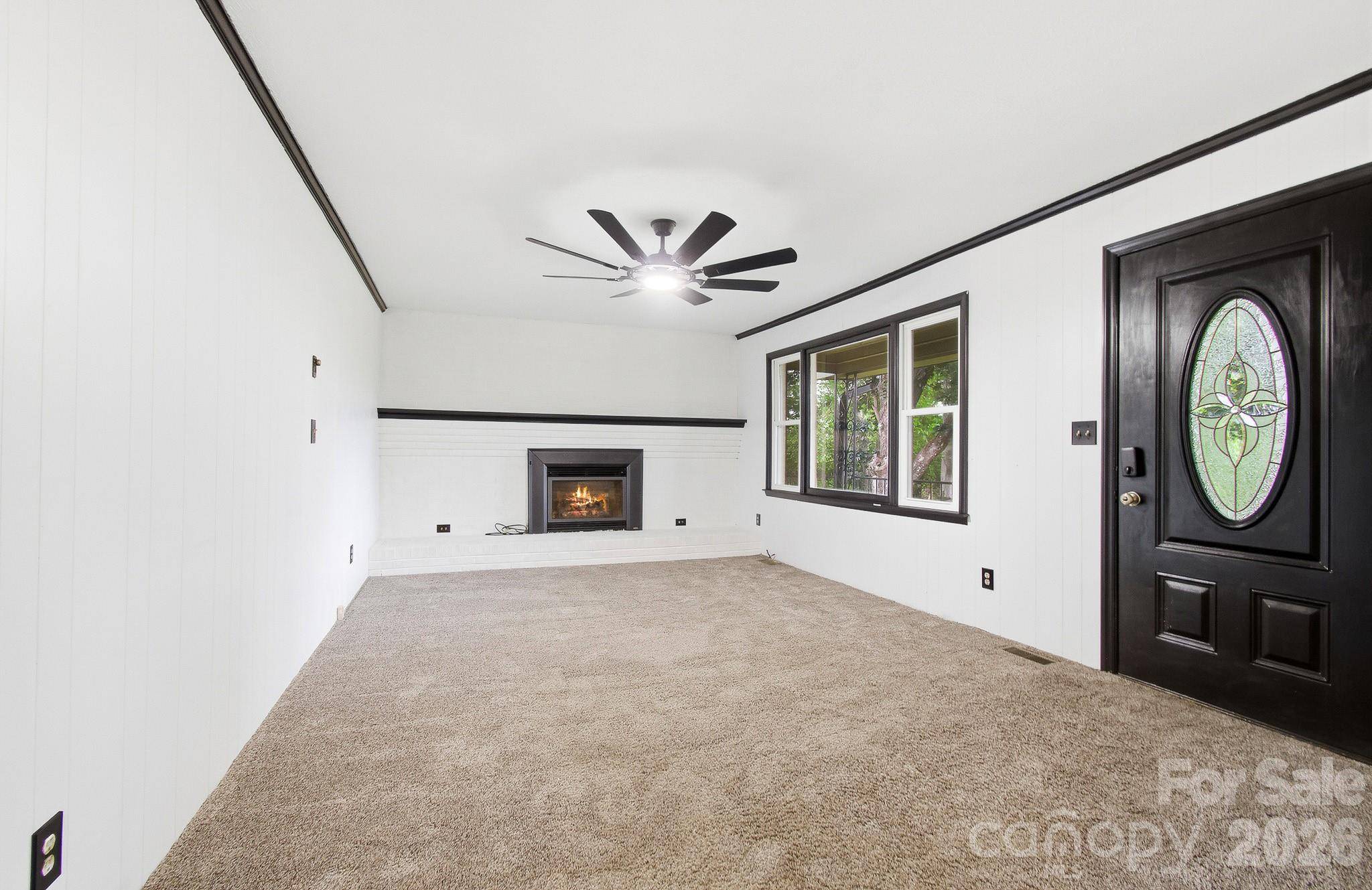 1371 Jackson Loop RD, Flat Rock, NC 28731