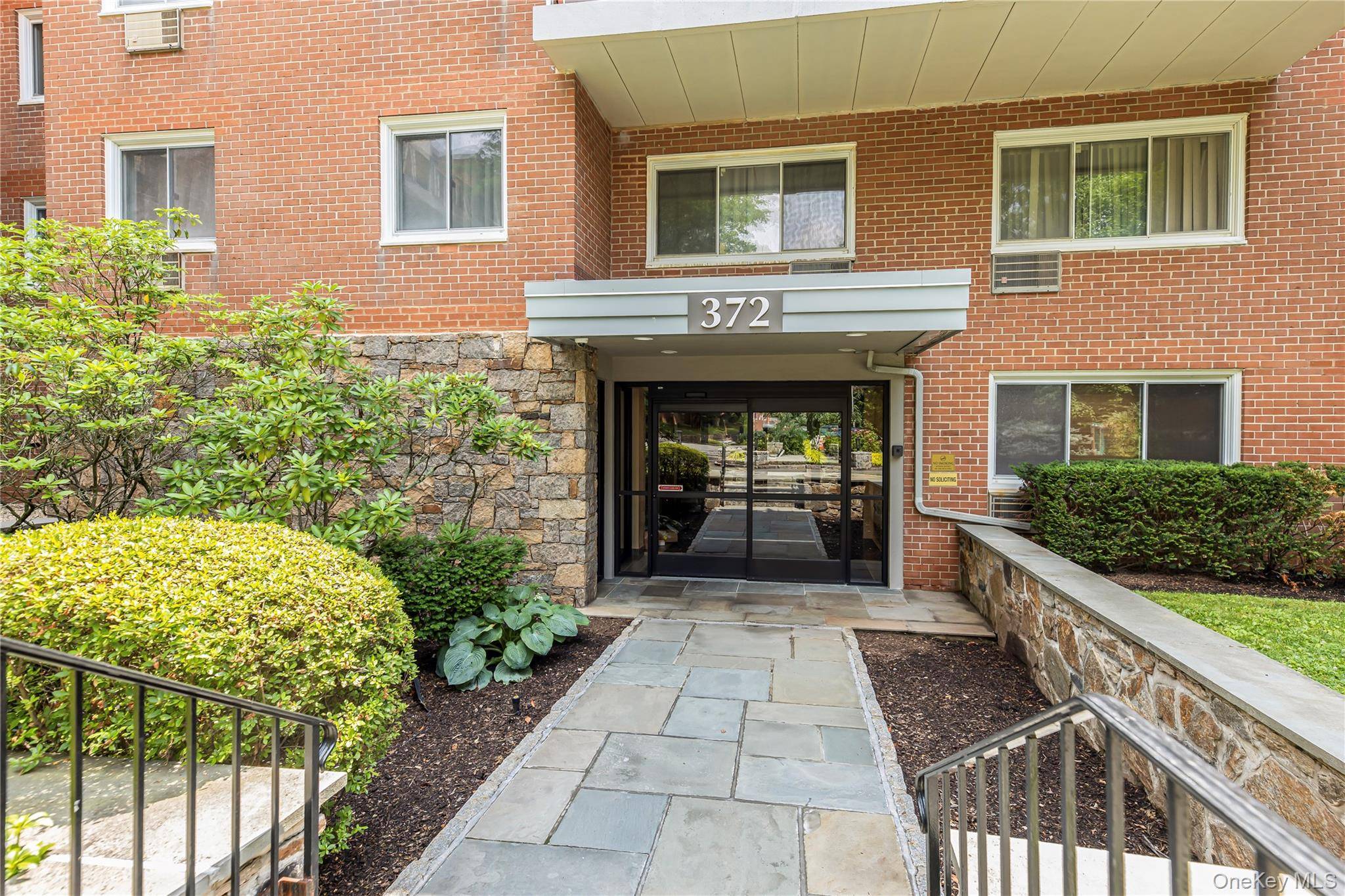 372 Central Park AVE #2A, Scarsdale, NY 10583