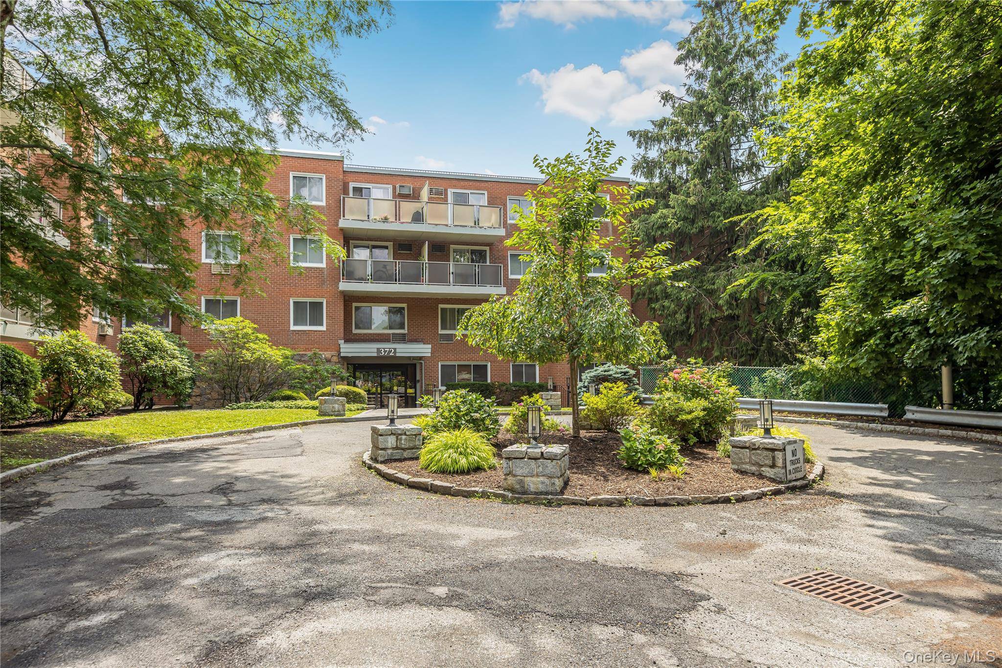 372 Central Park AVE #2A, Scarsdale, NY 10583