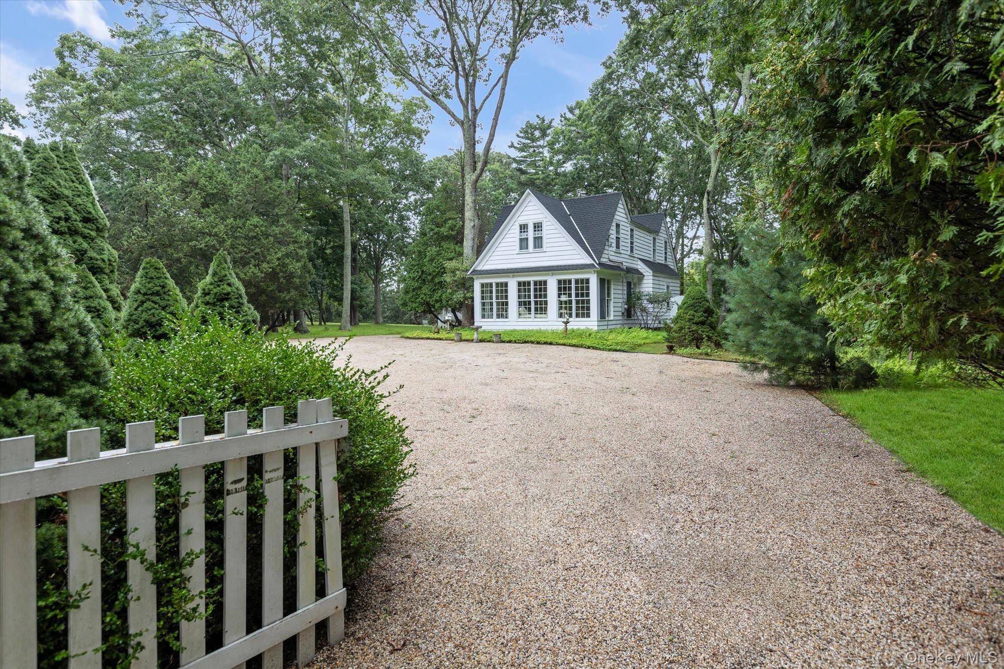 601 Water Mill Towd RD, Southampton, NY 11968