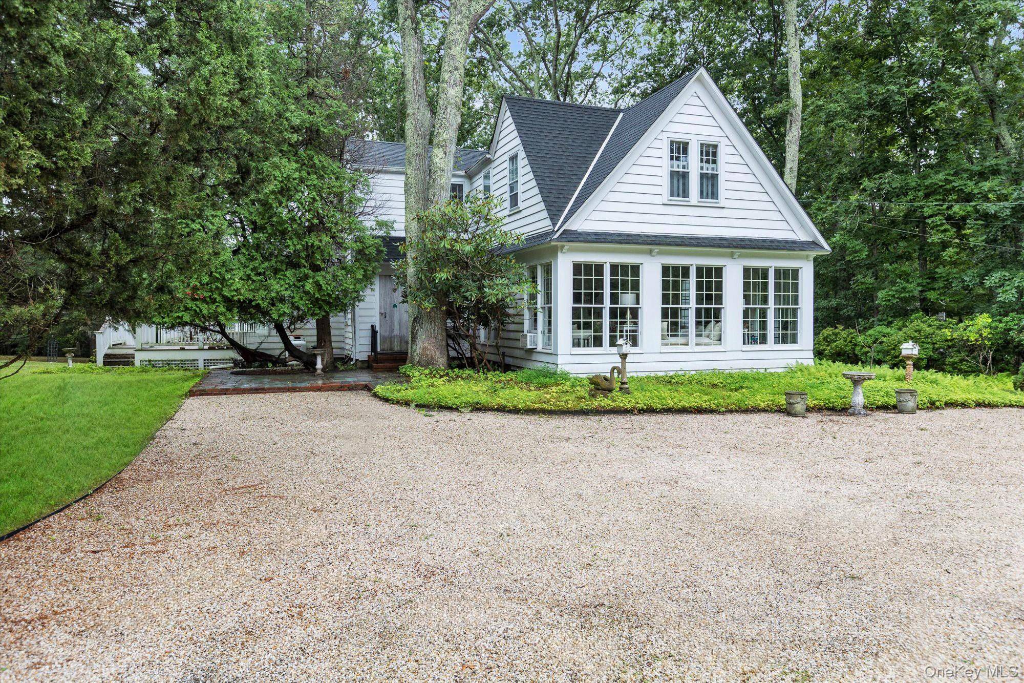 601 Water Mill Towd RD, Southampton, NY 11968