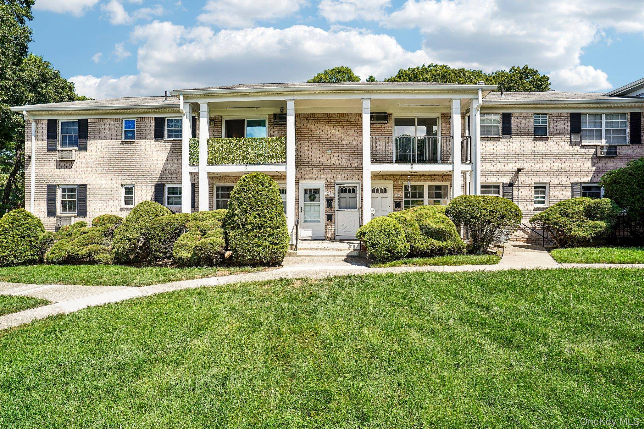 15 Doxbury LN, Suffern, NY 10901,Video Tour