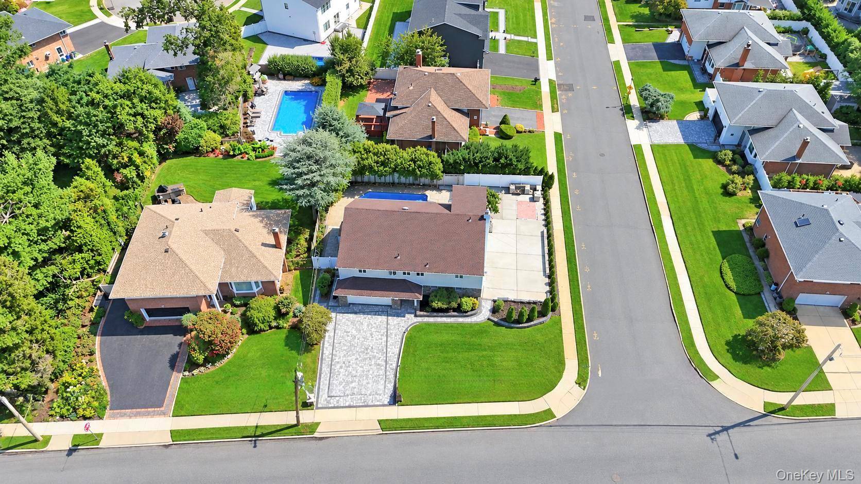 2020 Valentines RD, Westbury, NY 11590