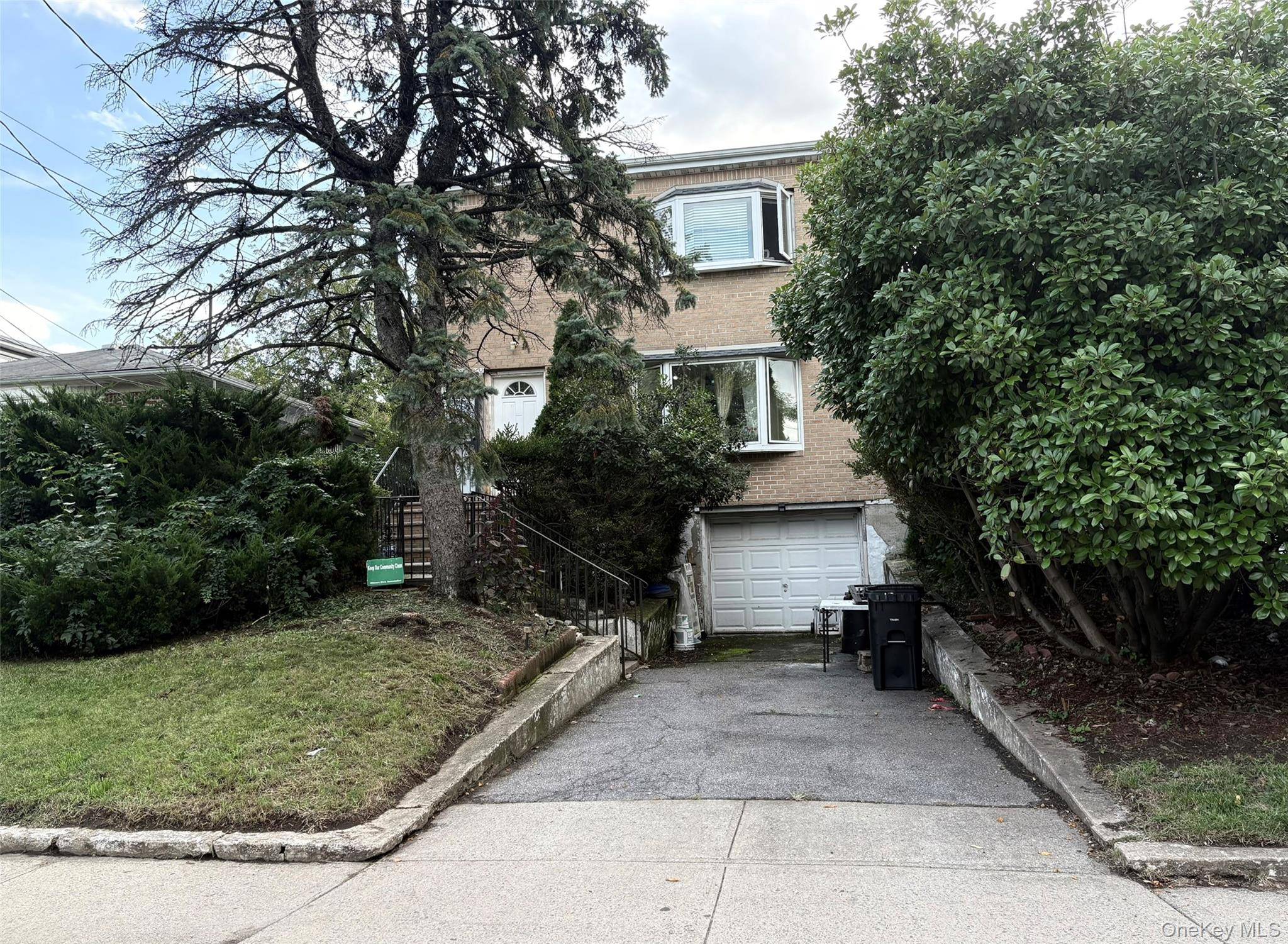 105-20 Ditmars BLVD, East Elmhurst, NY 11369