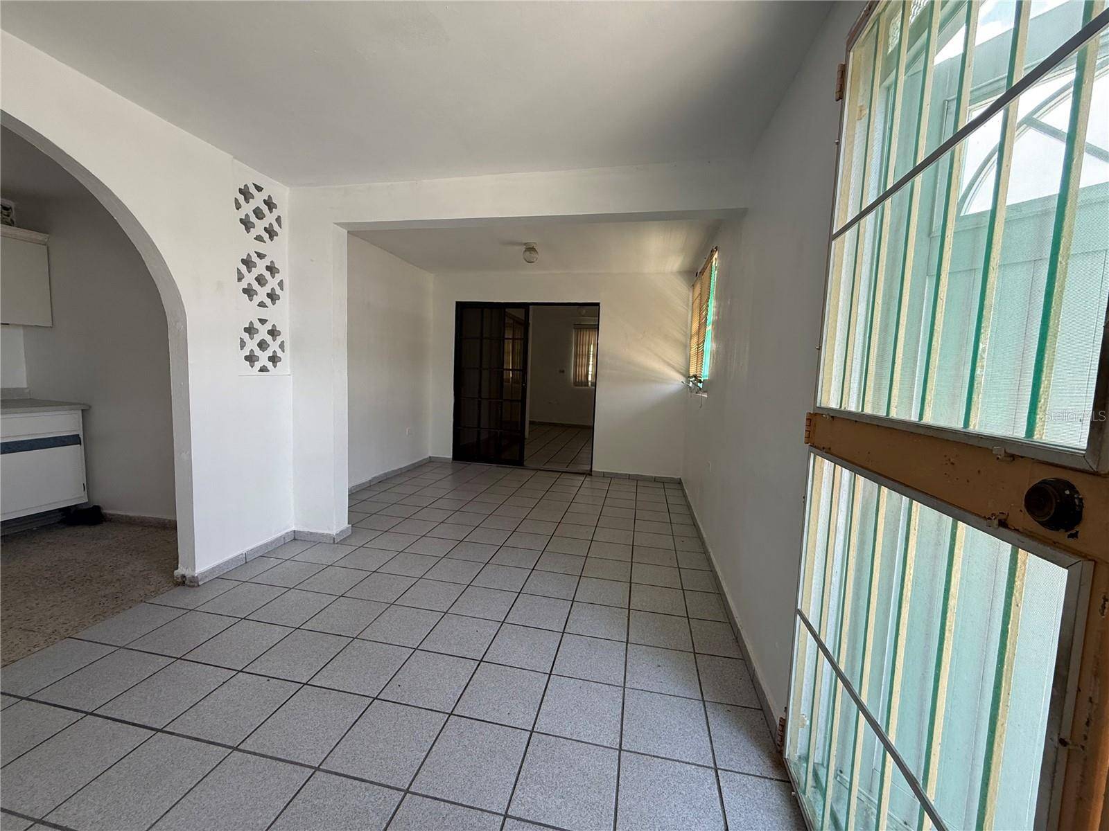 6ta Sección Levittown CALLE LUIS PALES MATOS FP7, Toa Baja, PR 00949
