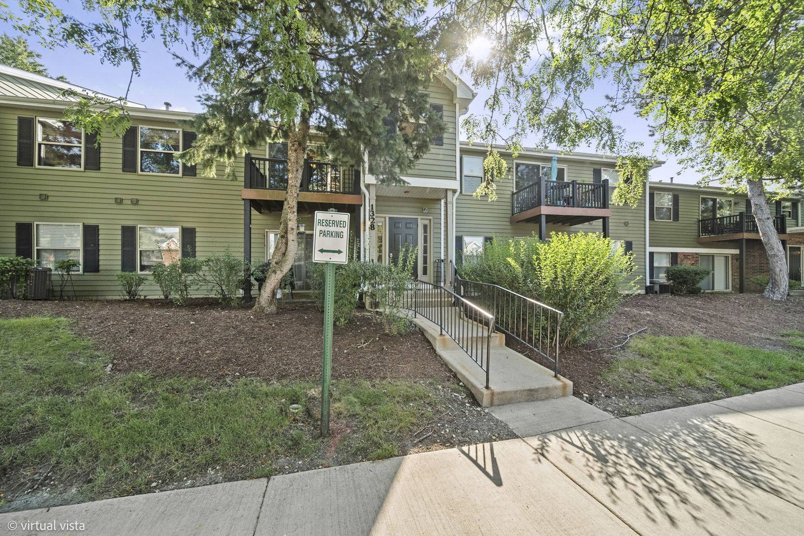 1328 Mc Dowell RD #103, Naperville, IL 60563