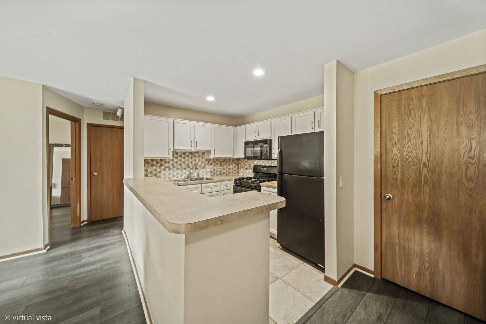 1328 Mc Dowell RD #103, Naperville, IL 60563
