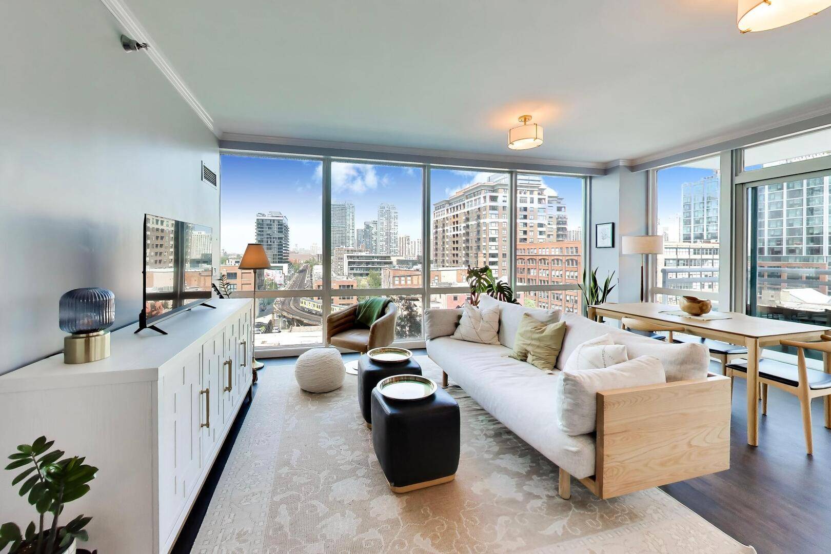 757 N Orleans ST #707, Chicago, IL 60654
