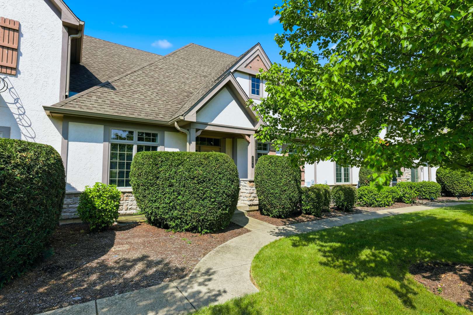 240 Regency CT #C, Wauconda, IL 60084
