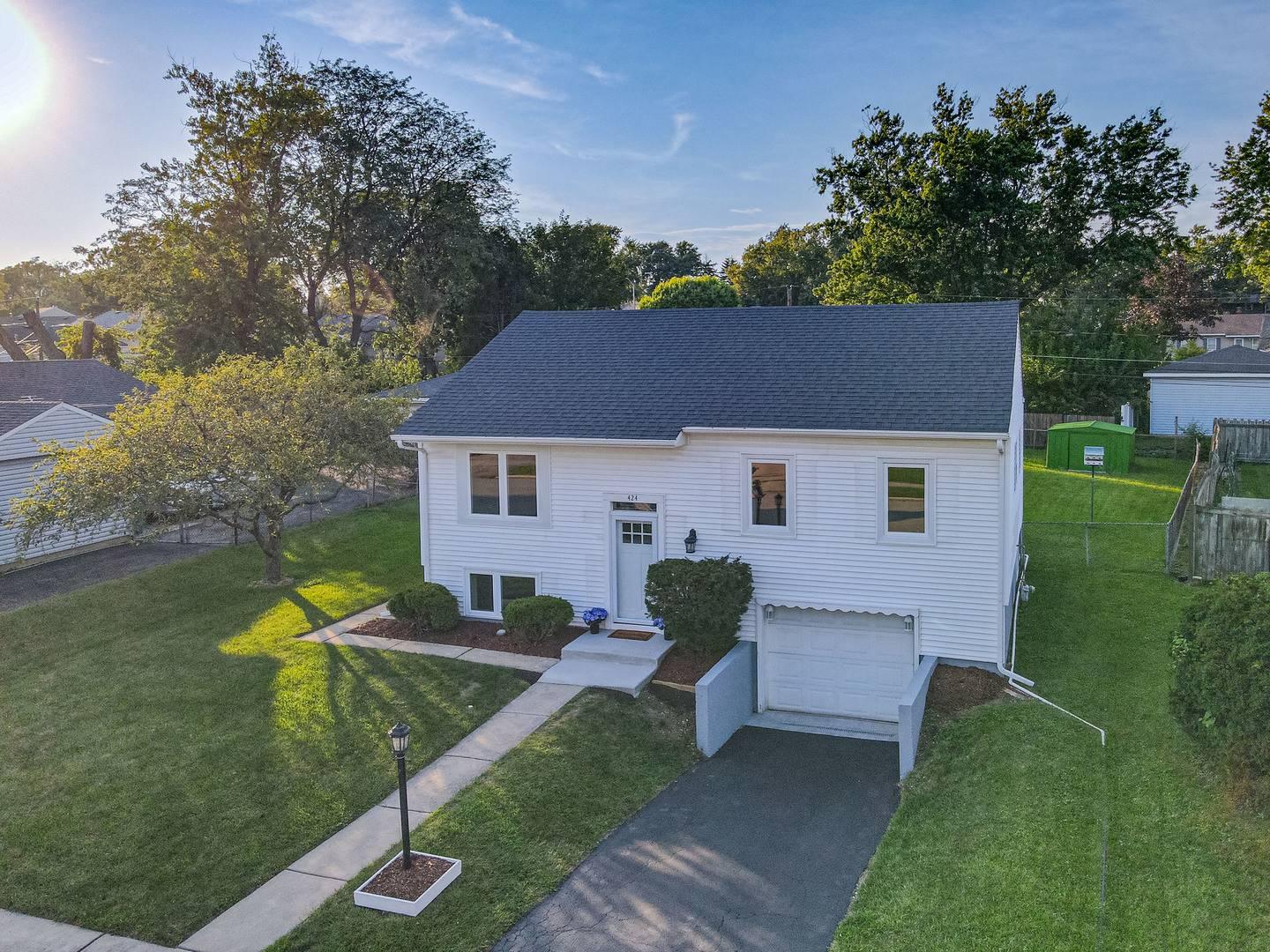 424 Mark AVE, Glendale Heights, IL 60139