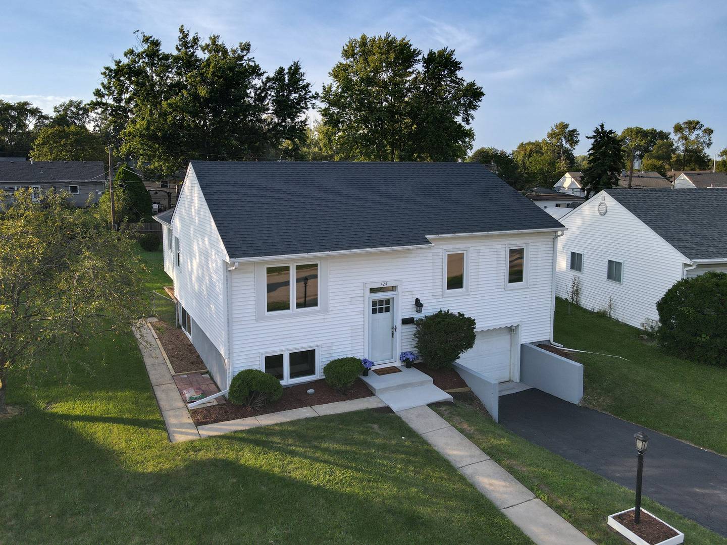 424 Mark AVE, Glendale Heights, IL 60139