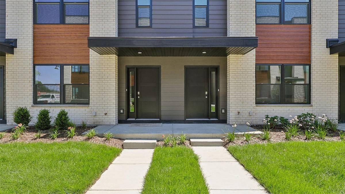 1157 Lakepointe DR, Schaumburg, IL 60173