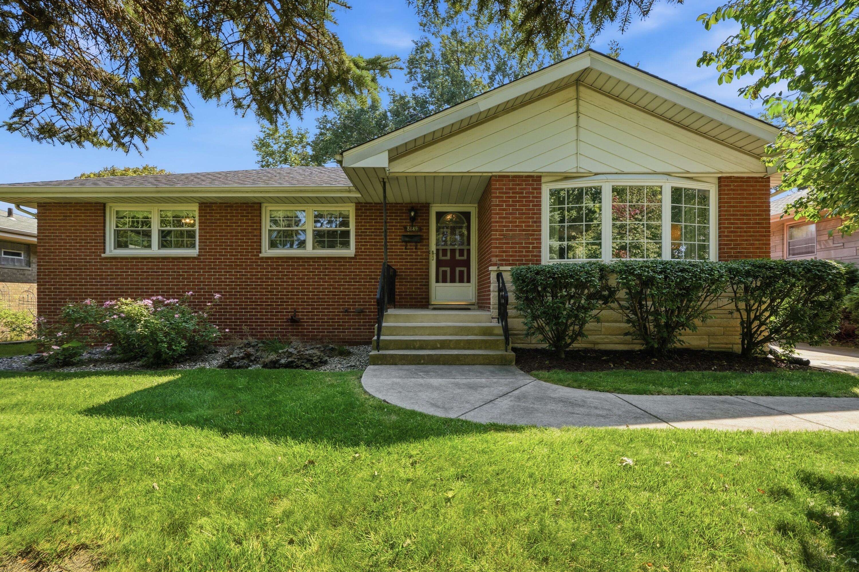 8149 Euclid Avenue, Munster, IN 46321