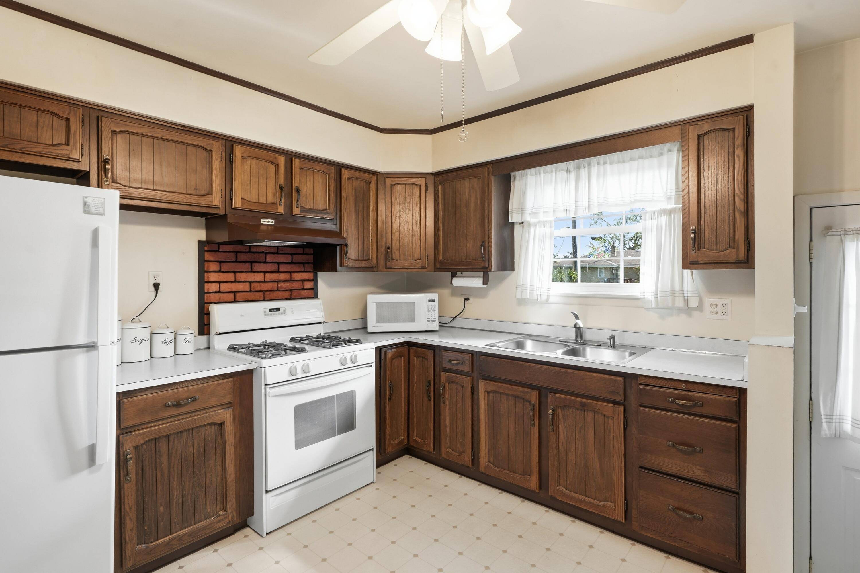 8149 Euclid Avenue, Munster, IN 46321