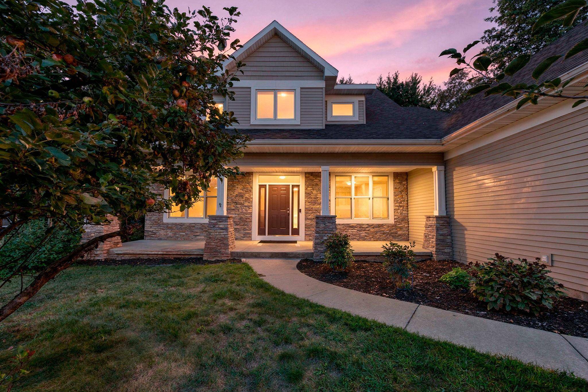 380 Sioux Lookout, Lino Lakes, MN 55014