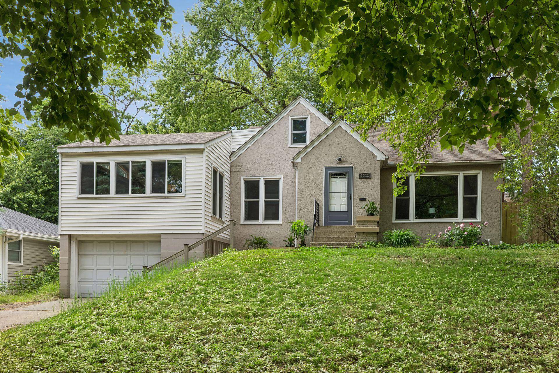 1233 Maywood ST, Saint Paul, MN 55117