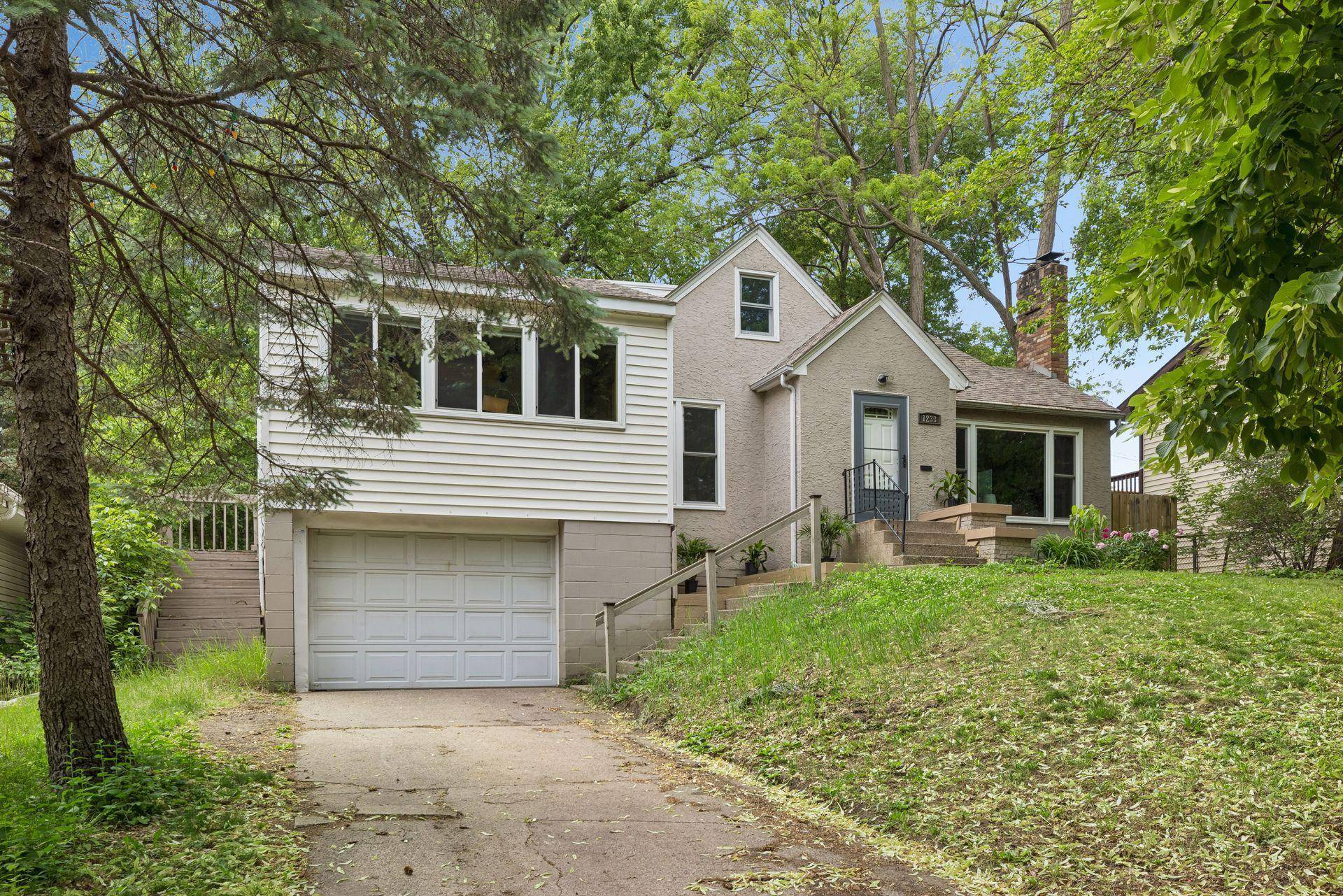 1233 Maywood ST, Saint Paul, MN 55117