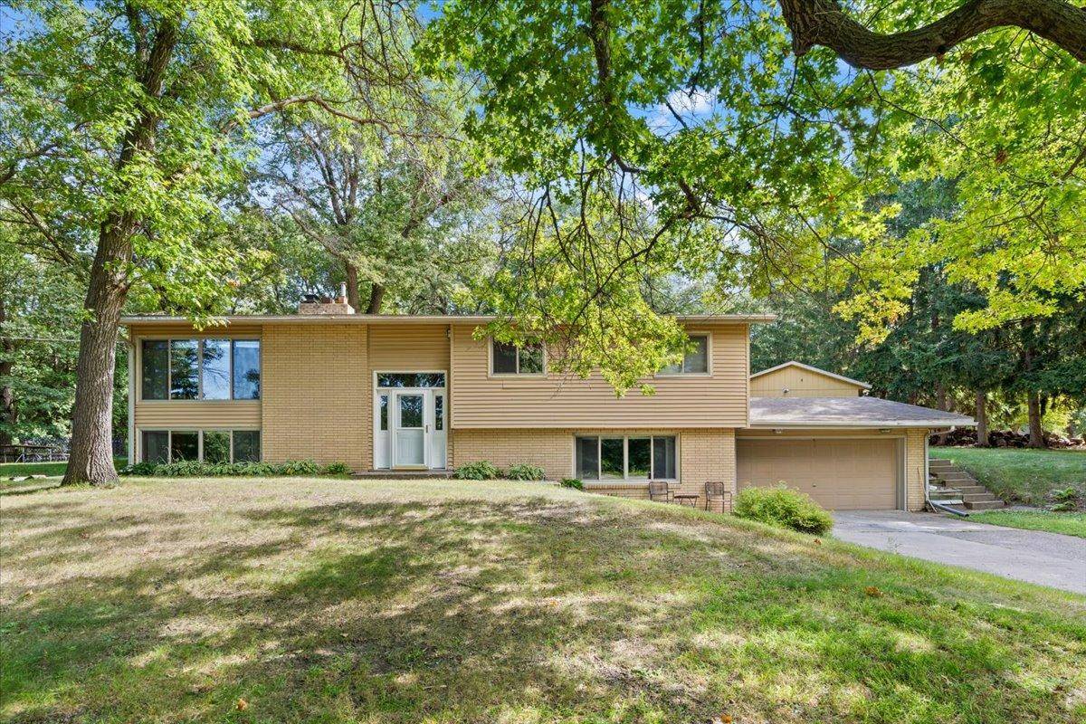 4550 N Benton DR, Sauk Rapids, MN 56379