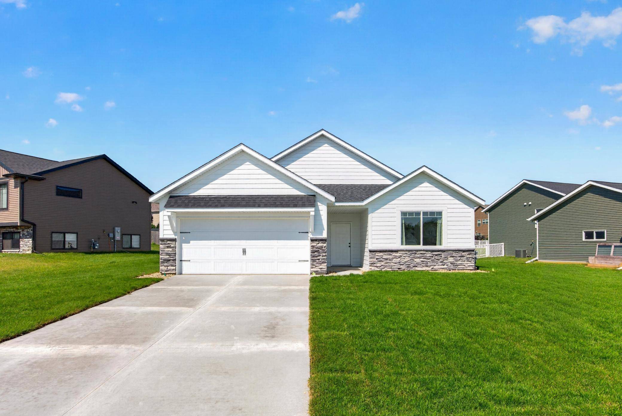 1792 Brandt DR NE, Byron, MN 55920