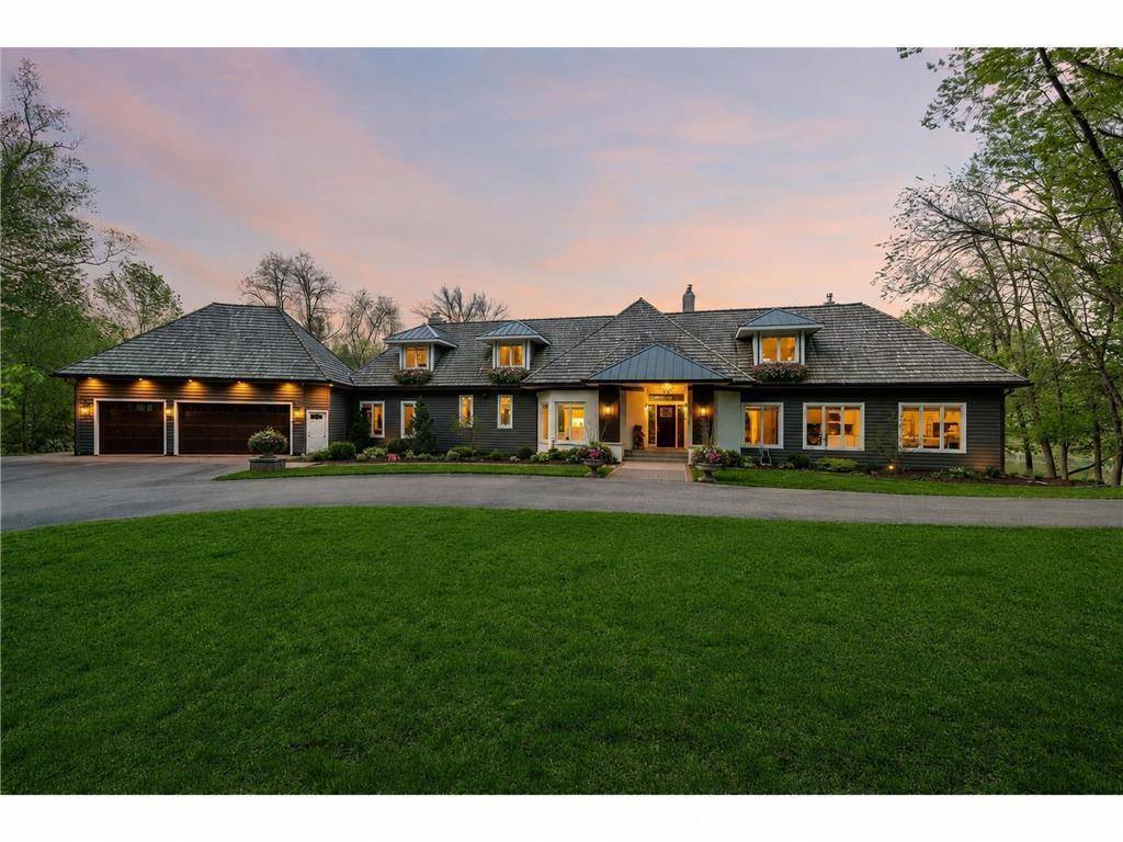 28200 Boulder CIR, Shorewood, MN 55331