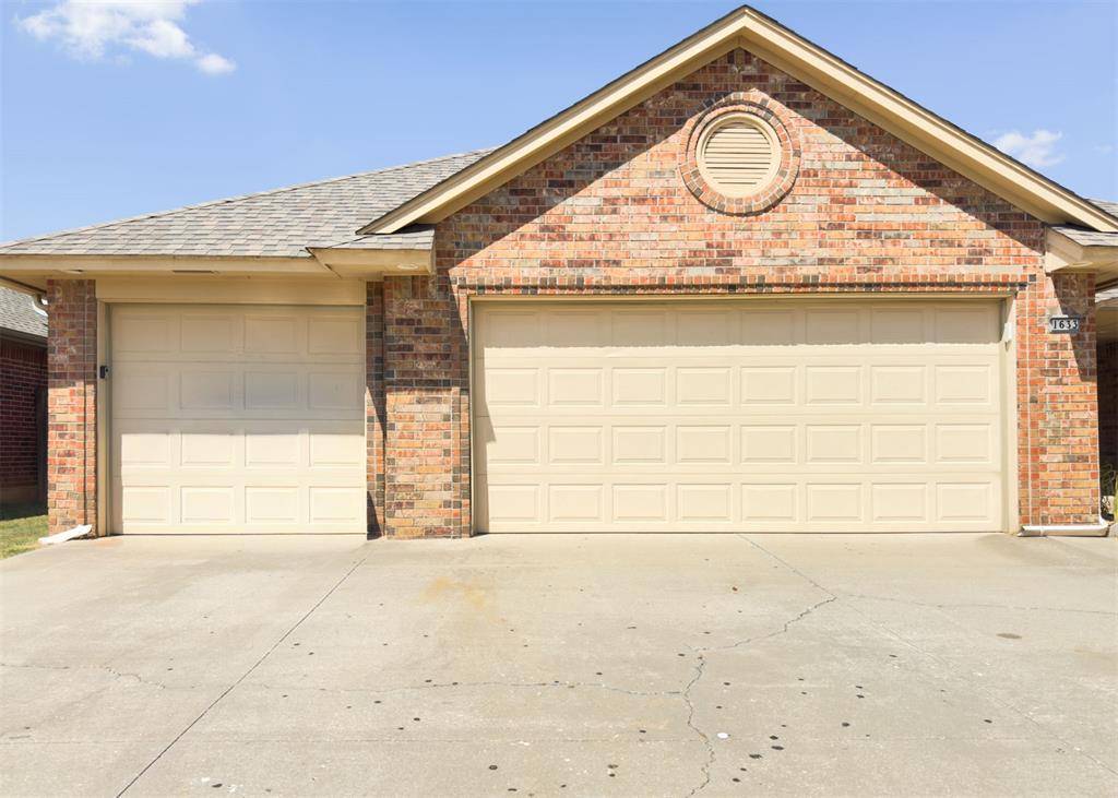 1633 SW 32nd ST, Moore, OK 73160