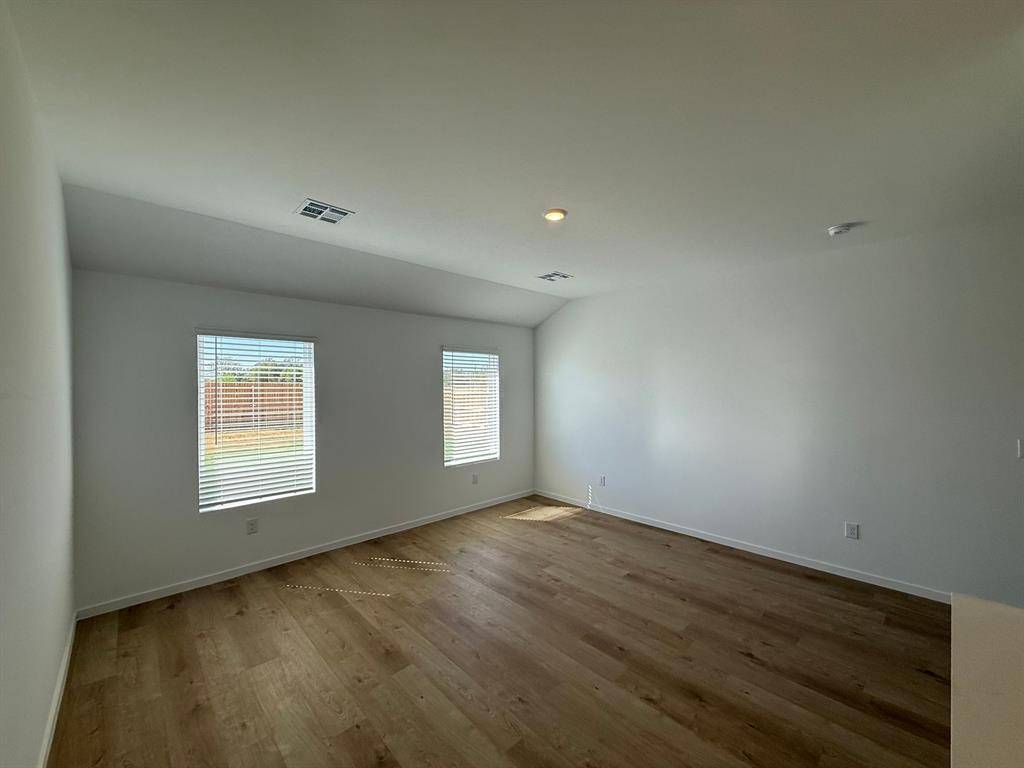 4017 Dutch LN, Mustang, OK 73064