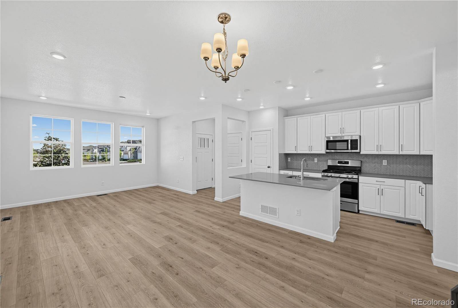 23732 E 33rd PL, Aurora, CO 80019