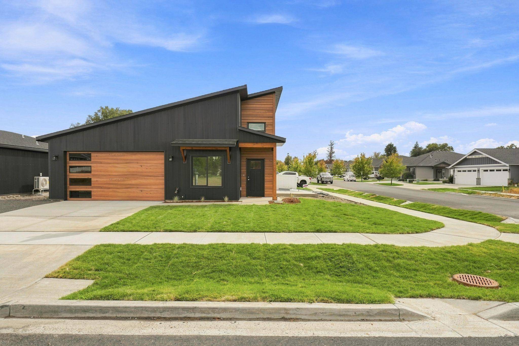 17422 E Maxwell Ave, Greenacres, WA 99016