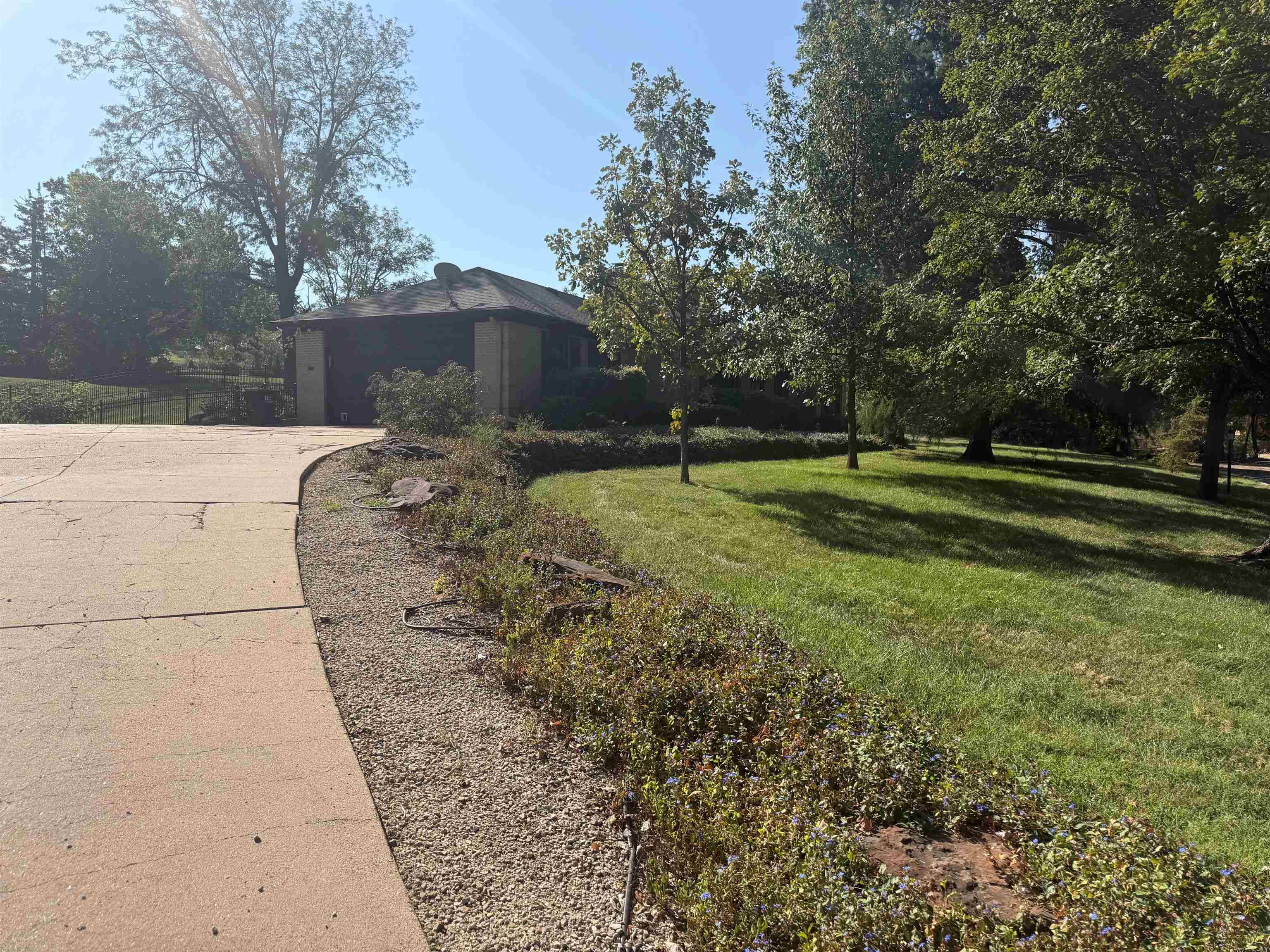 111 East Lake, Salina, KS 67401