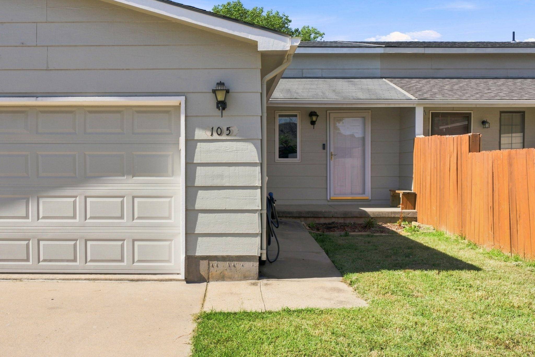 105 N Osage Rd, Derby, KS 67037