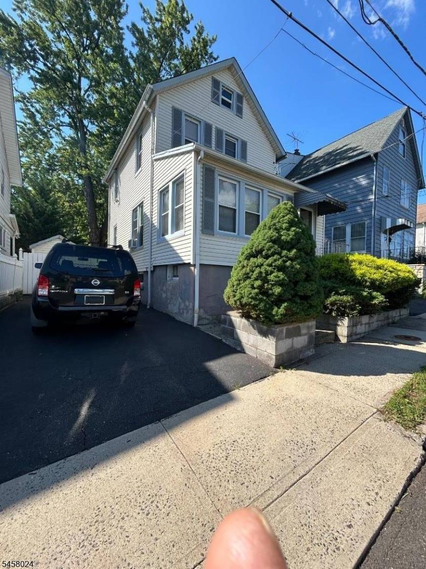 638 Meadow St, Roselle Boro, NJ 07203