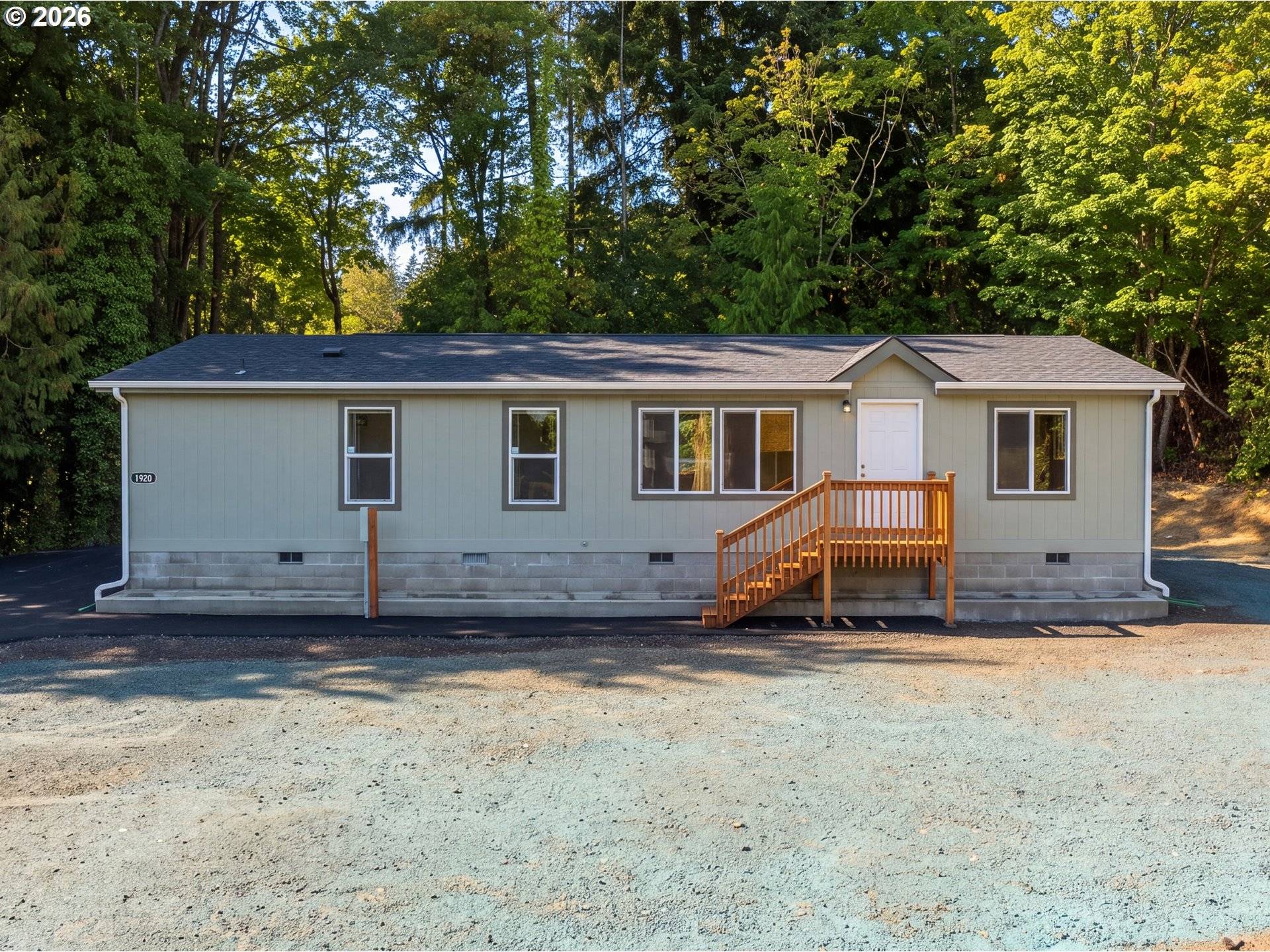 1920 Grade ST, Kelso, WA 98626