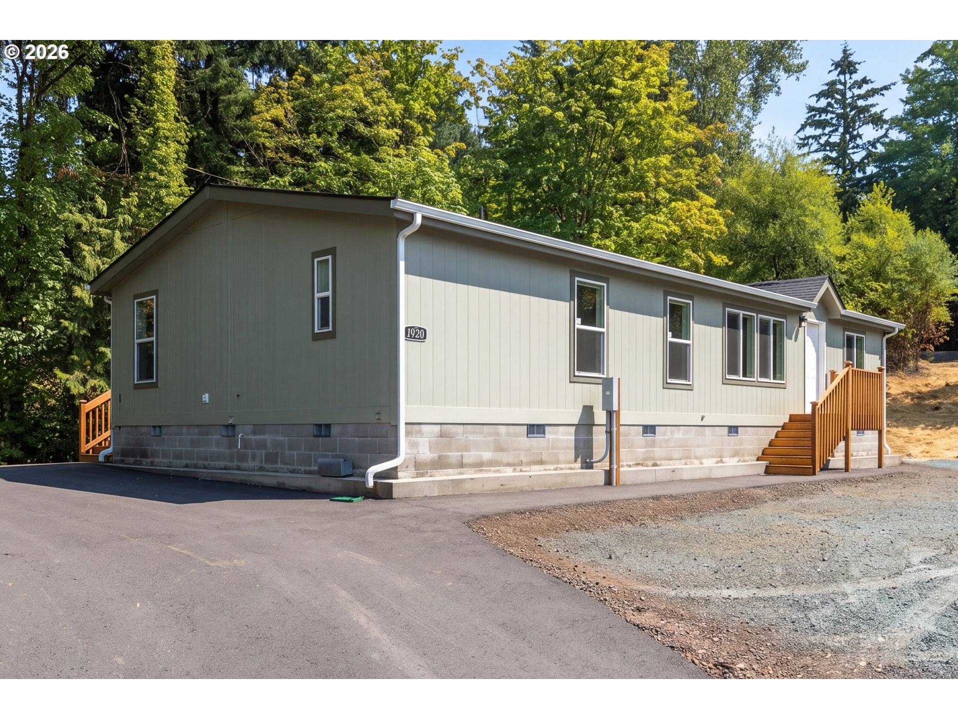 1920 Grade ST, Kelso, WA 98626