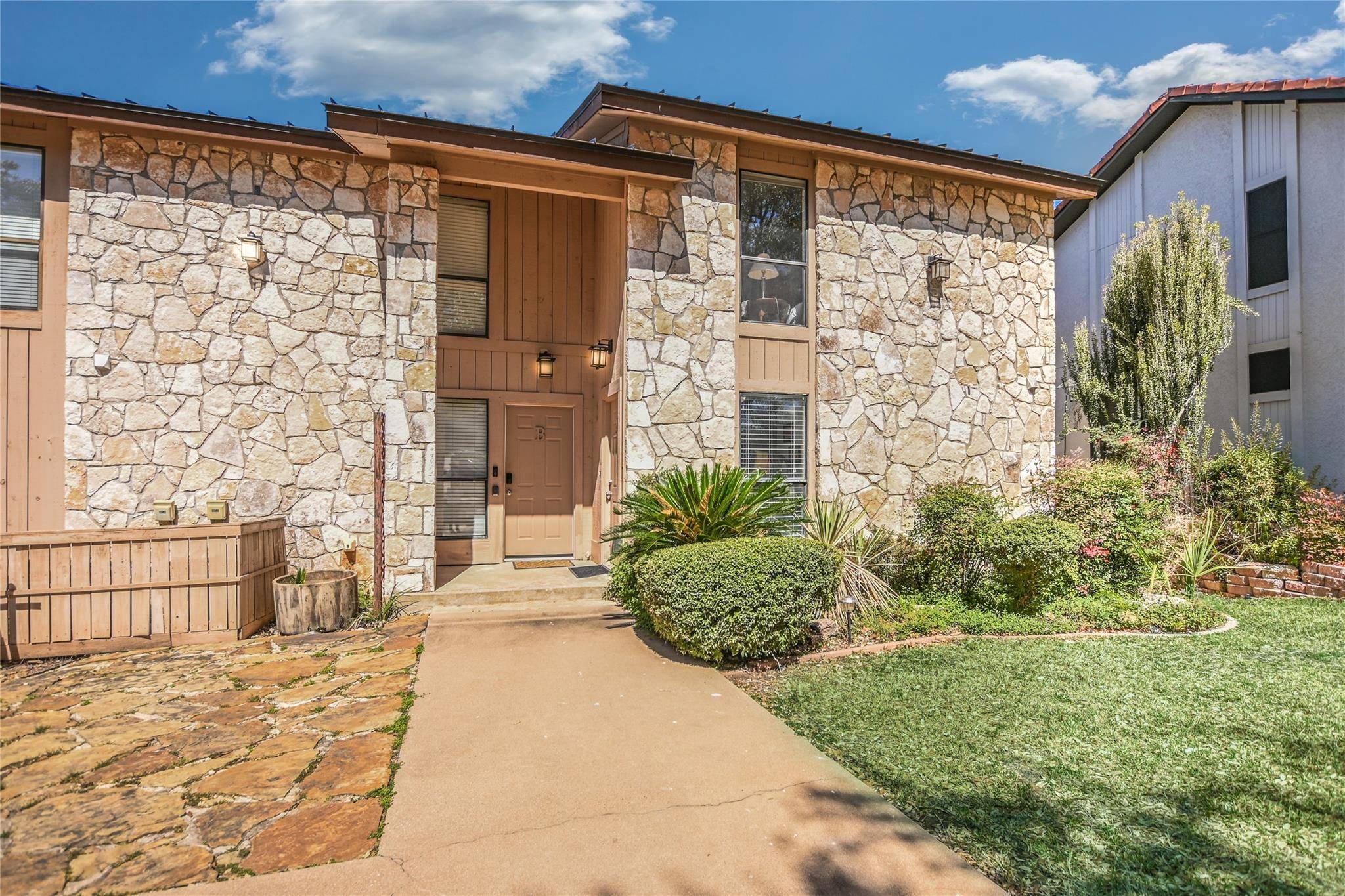 613 Hi CIR N #A, Horseshoe Bay, TX 78657