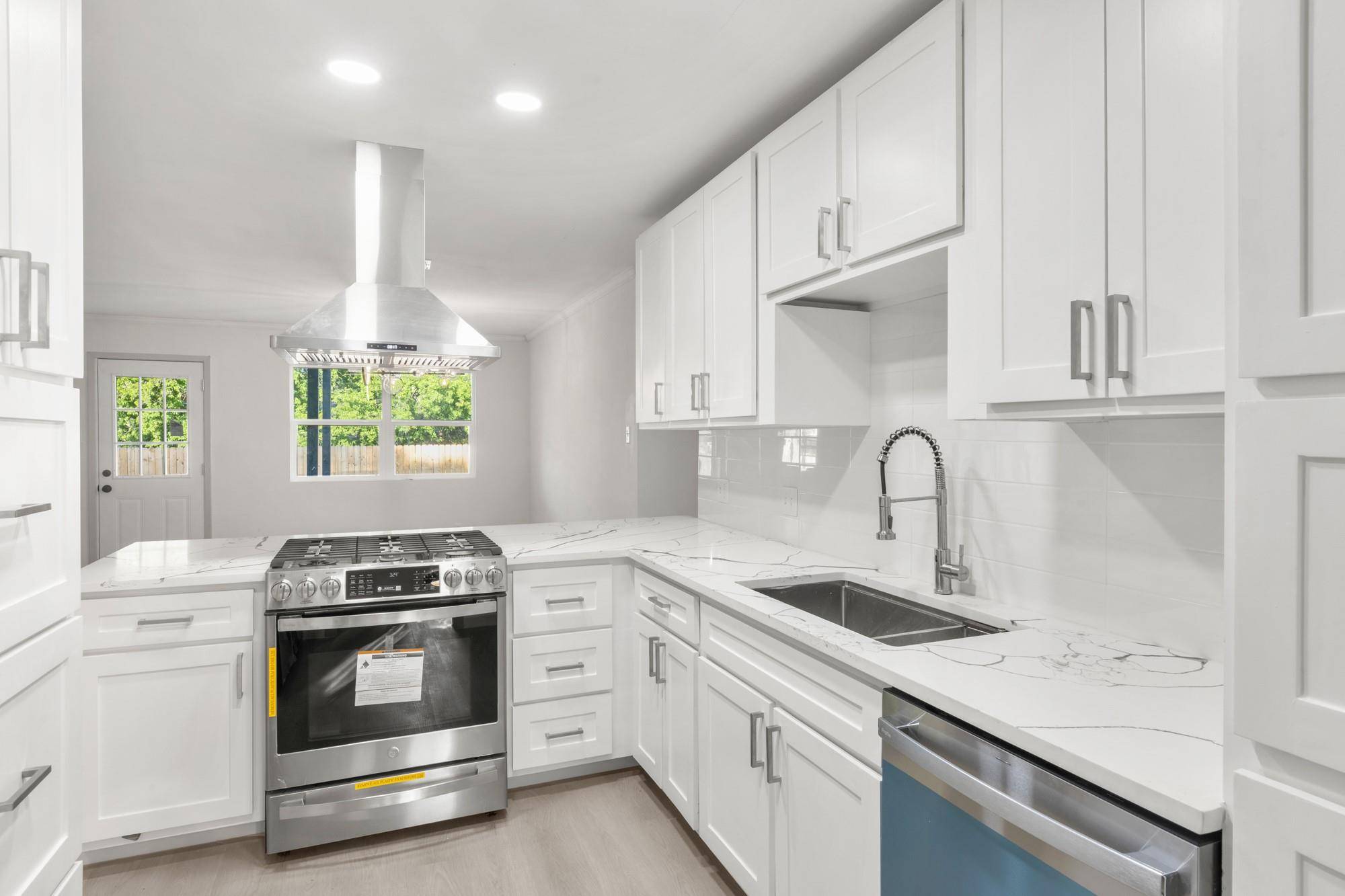 7707 Whitsun DR, Austin, TX 78749