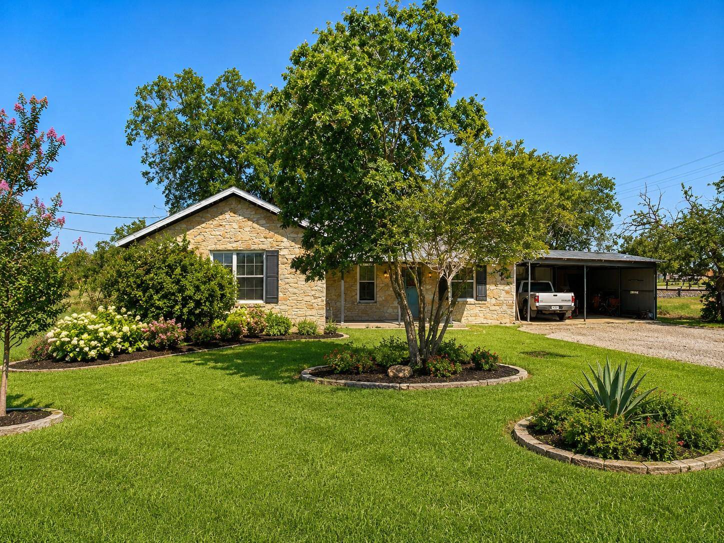 16 Church ST, Maxwell, TX 78656