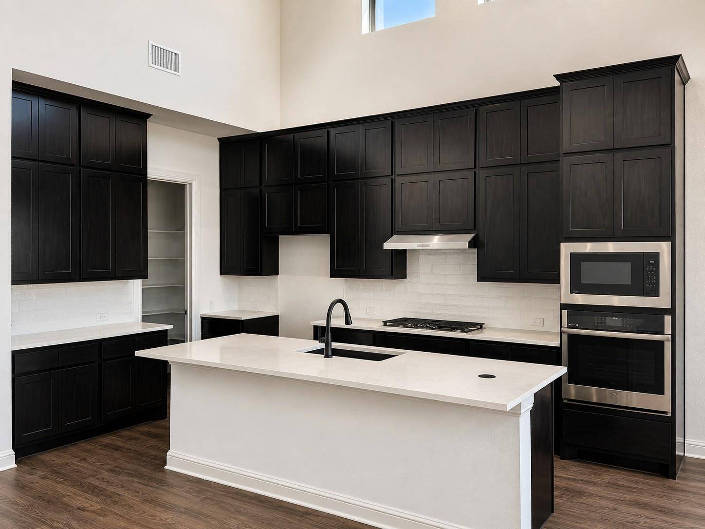 201 Archway LN, Liberty Hill, TX 78642