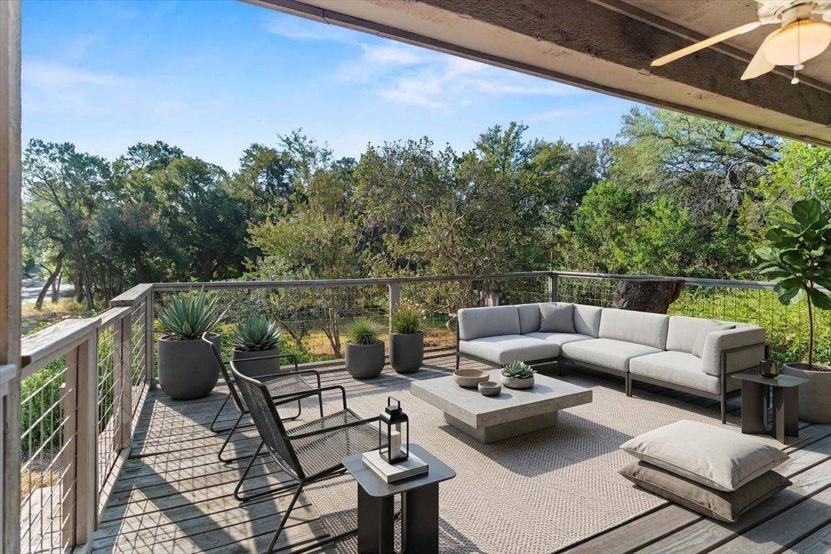 21 Shady Grove LN, Wimberley, TX 78676