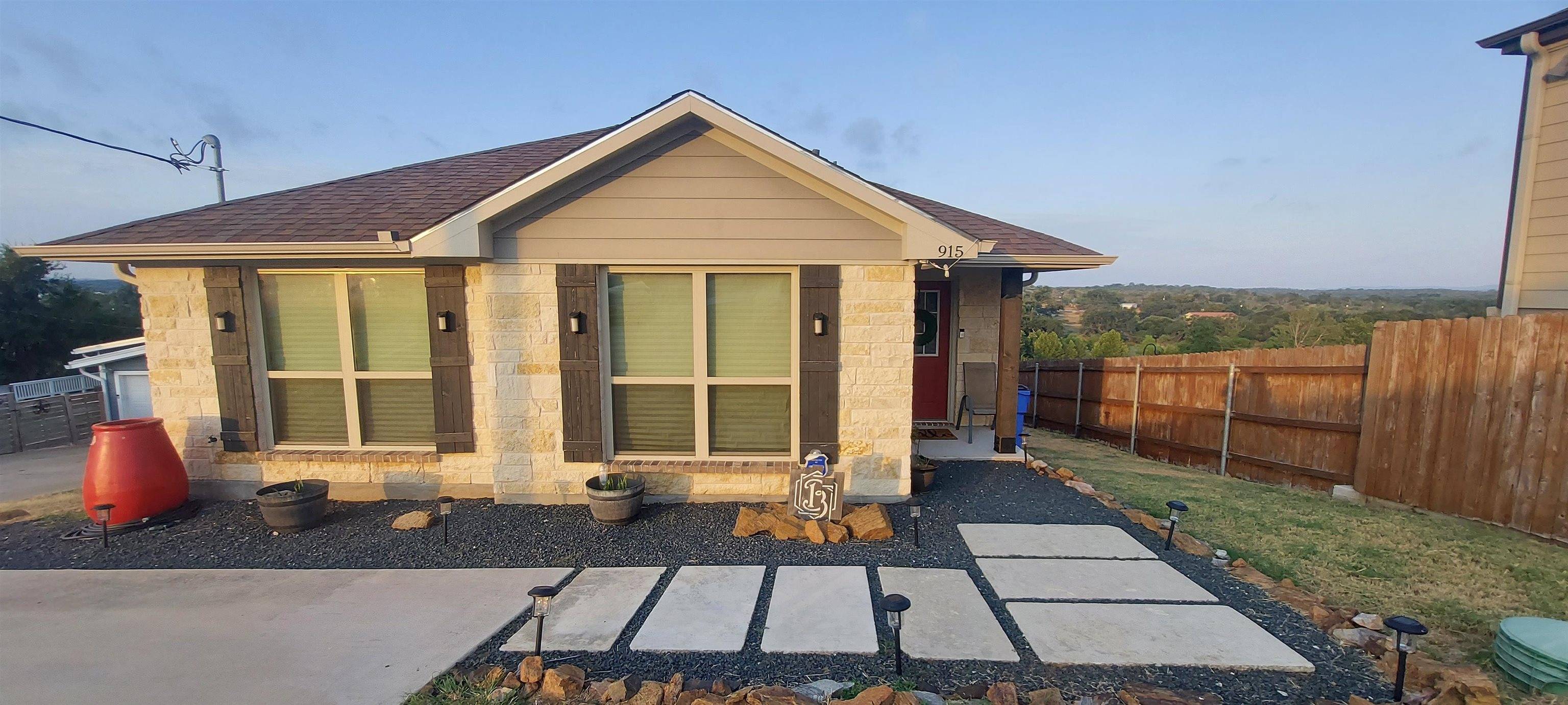 915 Sandy Mountain, Sunrise Beach, TX 78643