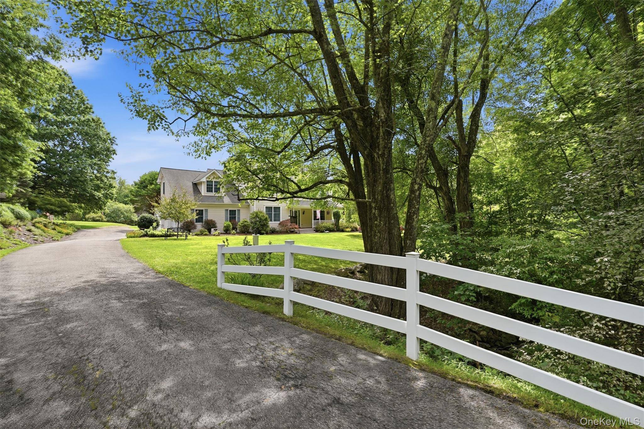 28 Enright LN, Montgomery, NY 12549