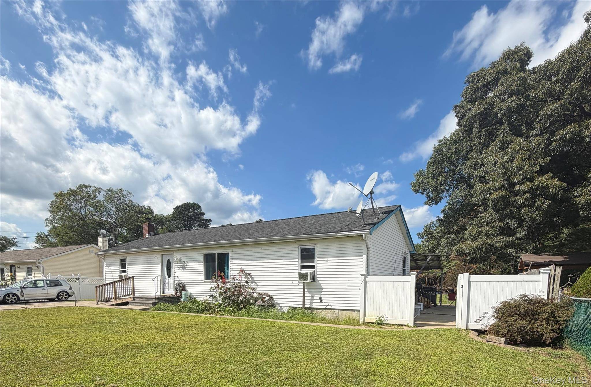 73 Michigan AVE, Bay Shore, NY 11706
