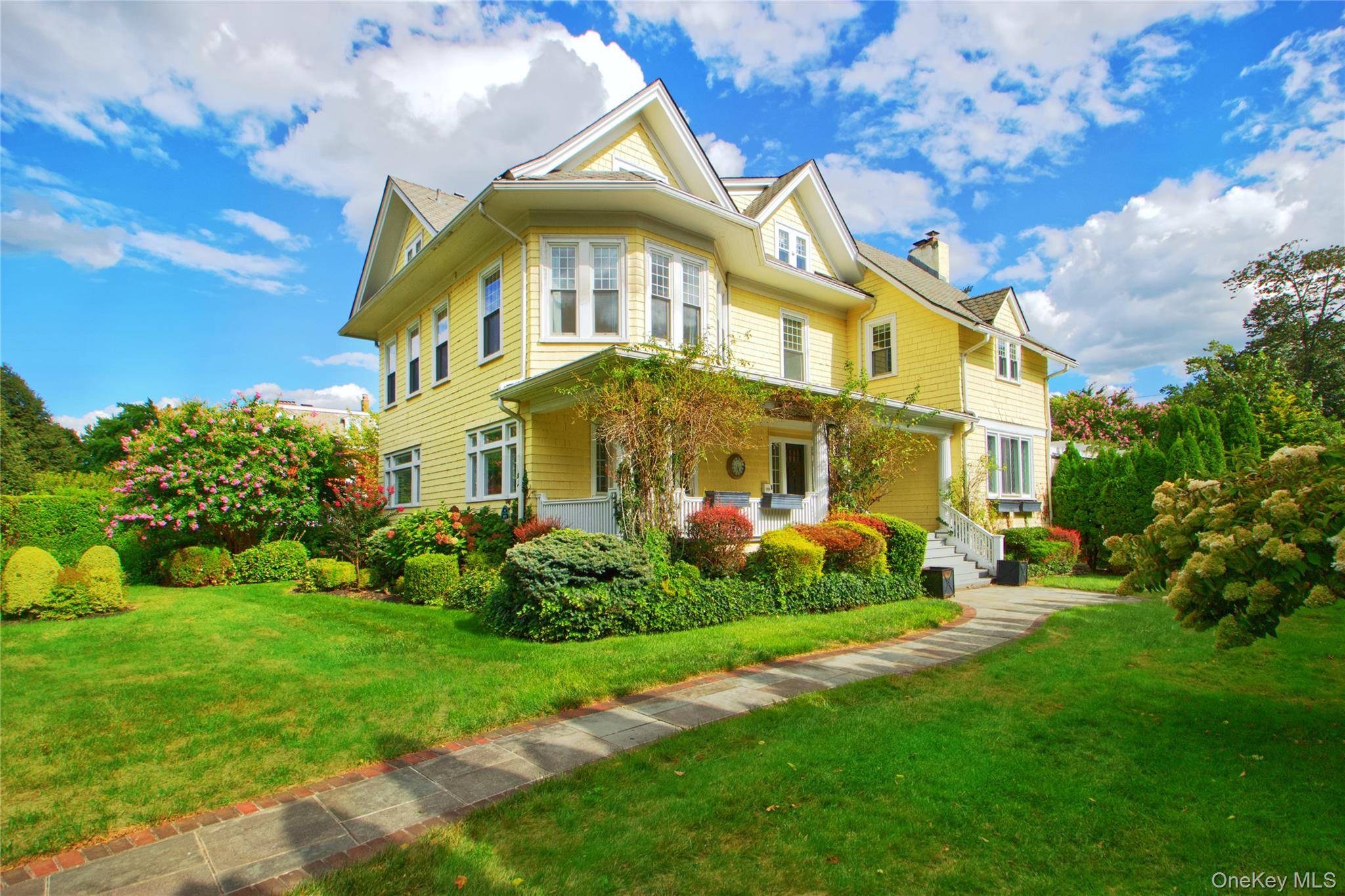92 6th ST, Garden City, NY 11530