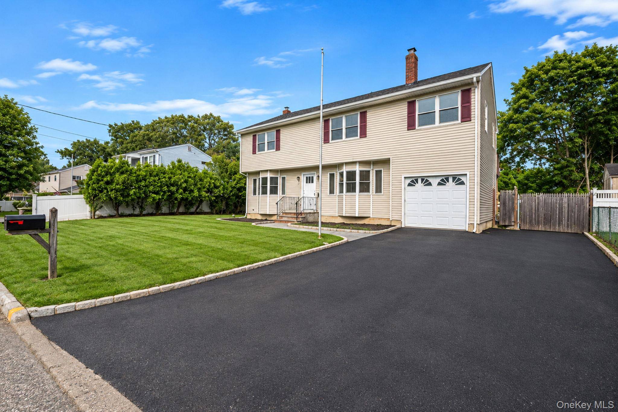 35 Colony RD, Port Jefferson, NY 11776