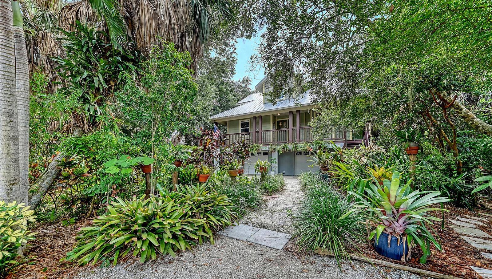 2046 CORDES ST, Osprey, FL 34229