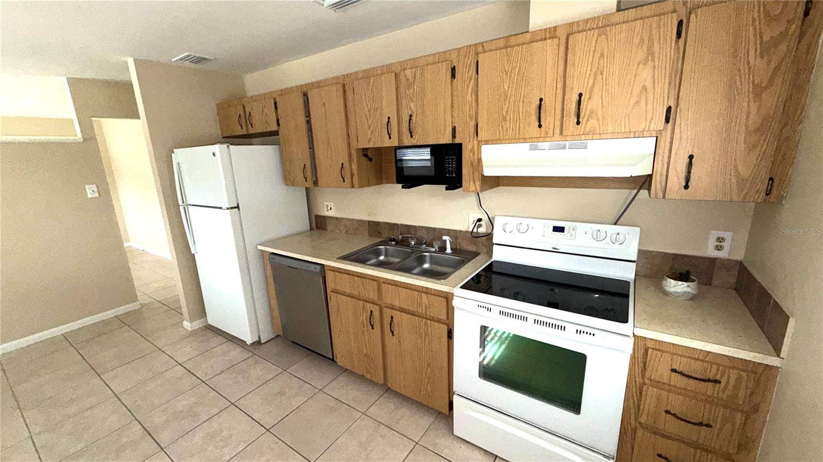 215 E HIBISCUS DR, Lakeland, FL 33803